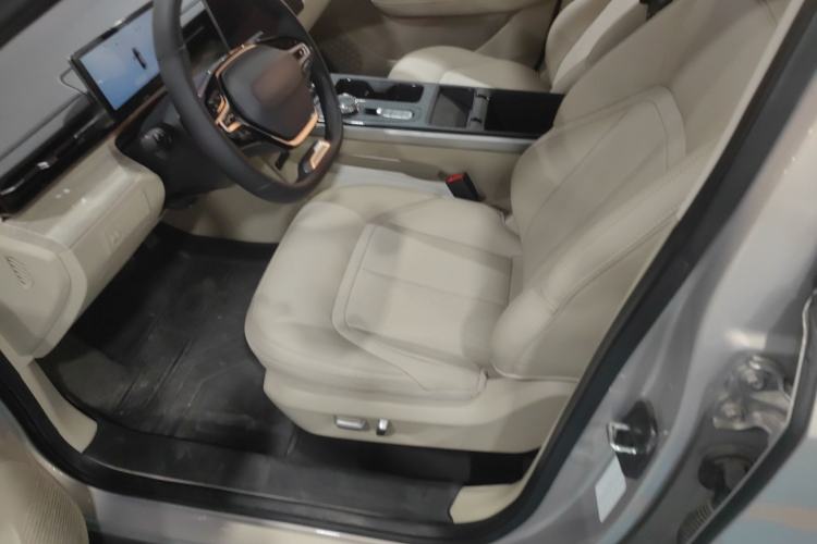 Used Wuling Xingguang 2024 Co-Creation Edition 510 Advanced Model
