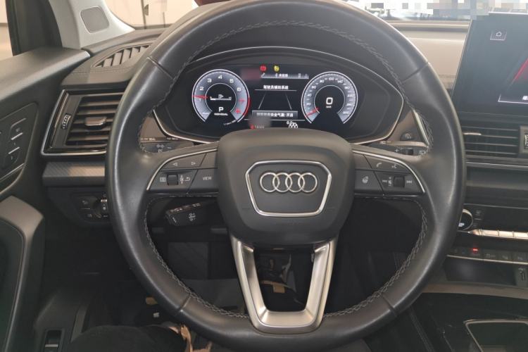 Used Audi Q5L 2022 Updated 45T Luxury Dynamic Version Steering Wheel
