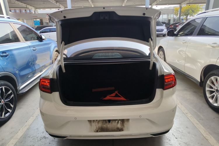 Used Volkswagen Lamando 2019 230TSI DSG Fashion Edition China VI
