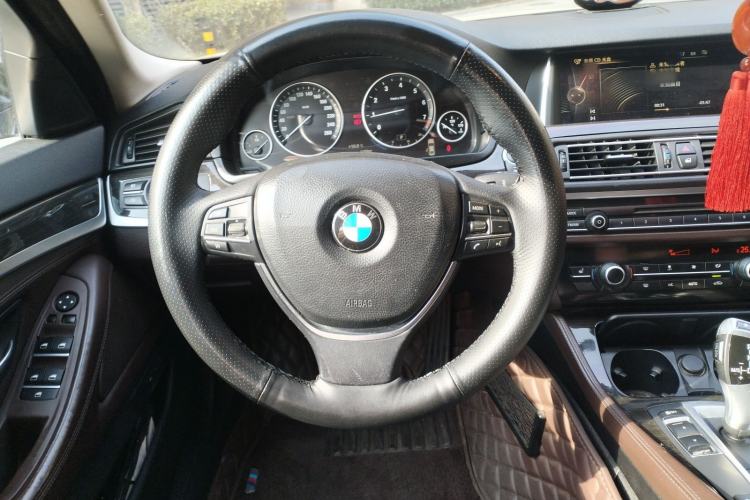 Used BMW 5 Series 2014 525Li Luxury Design Package
