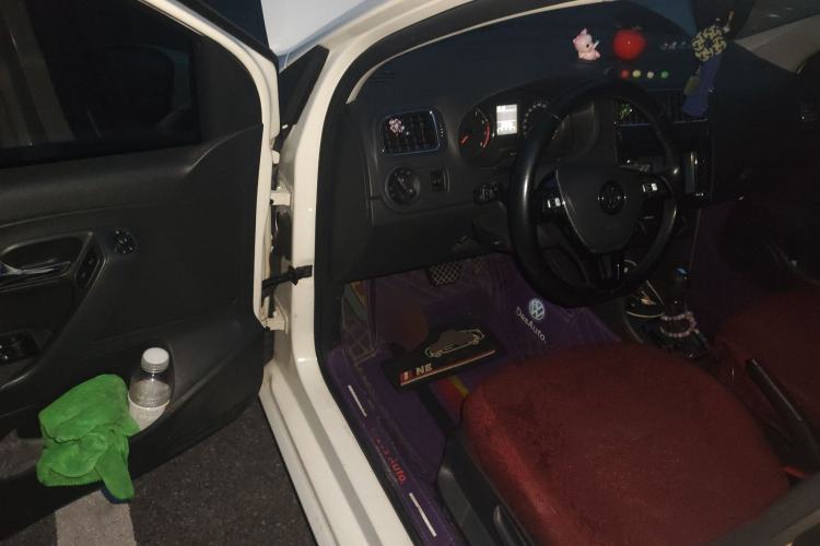 Used Volkswagen Polo 2016 1.6L Automatic Comfort Model
