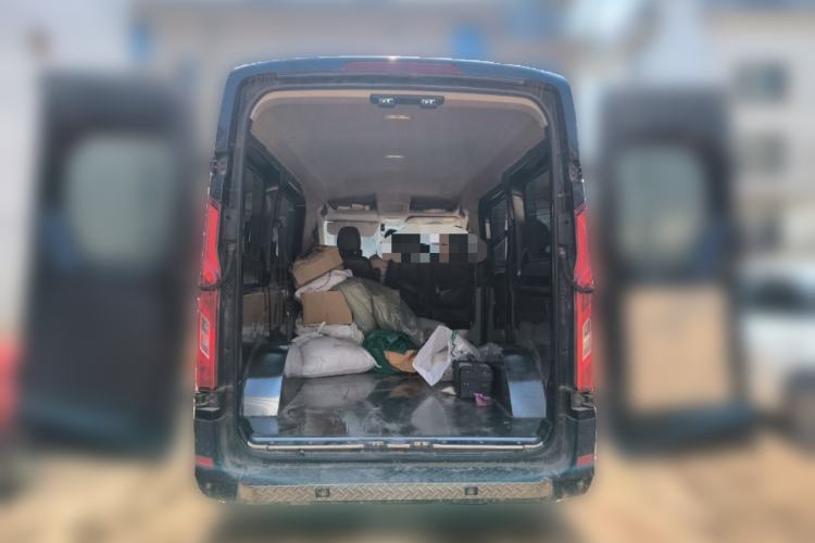 Used SAIC MAXUS Xintu V90 2020 2.0T AMT Yunjie Edition Front-Wheel Drive Rear Single Tire Short Wheelbase High Roof 6-Seater