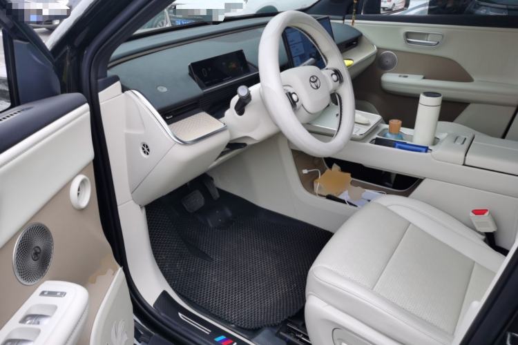 Used Toyota BZ 3X 2025 520 Pro Driver Seat