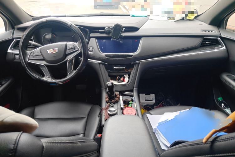 Used Cadillac XT5 2021 2.0T Two-Wheel Drive Luxury Version Center Console