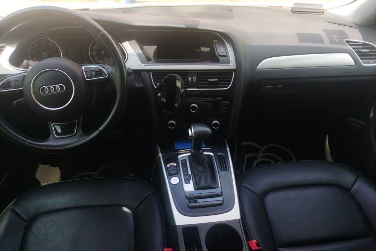 Used Audi A4L 2016 35 TFSI Collector's Edition Automatic Standard Model Center Console