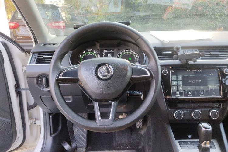 Used Skoda Octavia 2018 TSI230 DSG Comfort Edition Steering Wheel