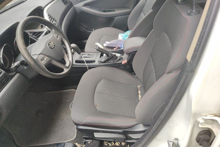 Used Bestune B70 2014 2.0L automatic comfort version Left Front Seat