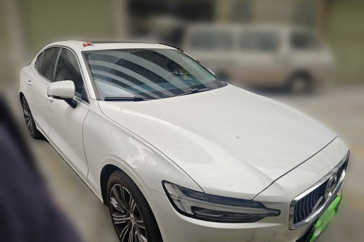 Used Volvo S60 New Energy 2021 T8 E-Drive Hybrid Four-Wheel Drive Smart Luxury Edition Front Right 45 Deg