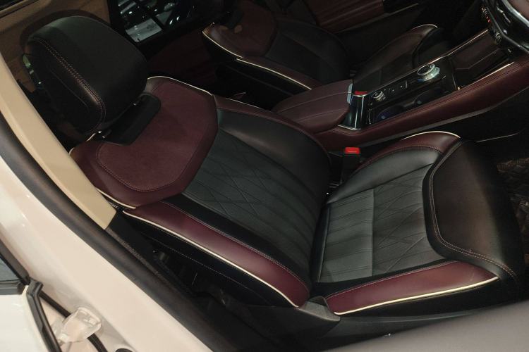 Used Ford Explorer 2023 EcoBoost 285 Four-Wheel Drive Titanium Edition 6 Seats