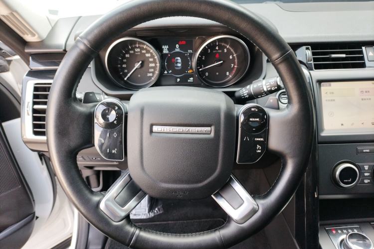 Used Land Rover Discovery 2018 2.0T SE
