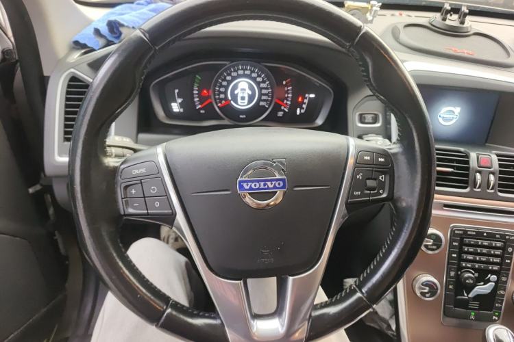 Used Volvo XC60 2016 T5 Smart Upgrade Model Steering Wheel
