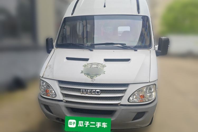 Used Iveco Power Daily 2017 2.5T Classic A37 High-Roof 7-Seater Passenger Van 47Z5 Front