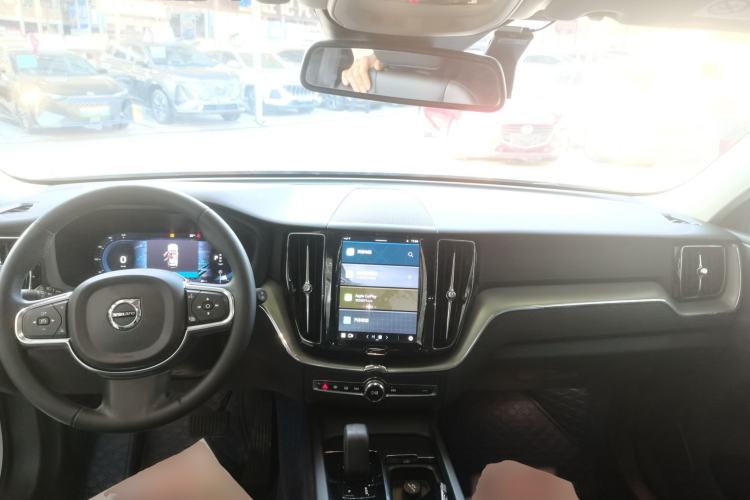 Used Volvo XC60 2022 B5 4x4 Zhiyi Luxury Edition