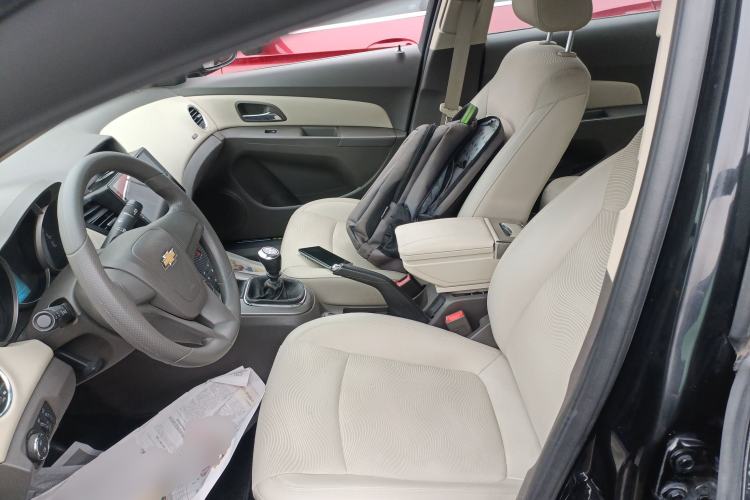 Used Chevrolet Cruze 2015 1.5L Classic SL MT Left Front Seat