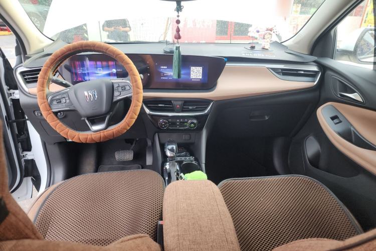 Used Buick Encore PLUS 2023 Smart Fun Edition Center Console