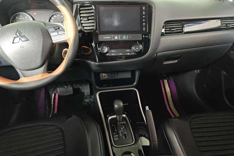 Used Mitsubishi Outlander 2021 Revised Version 2.0L Two-Wheel Drive Comfort Edition 5 Seats