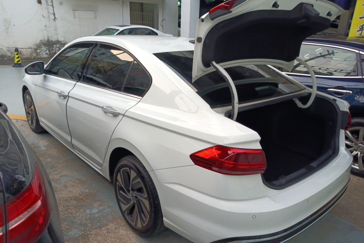 Used Volkswagen Bora 2023 200TSI DSG SmartDrive PRO Edition
