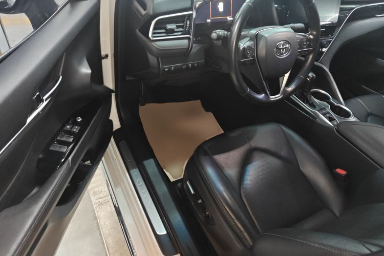 Used Toyota Camry 2023 2.5G Luxury Edition Driver Seat