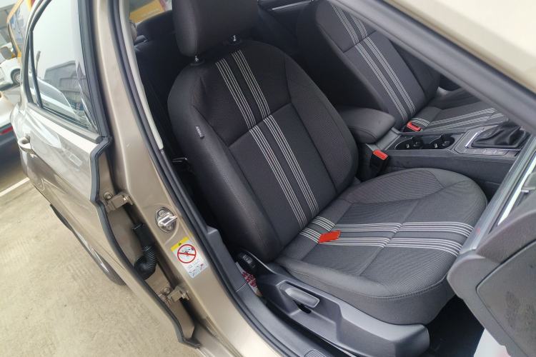 Used Volkswagen Lamando 2017 230TSI DSG Fashion Edition
