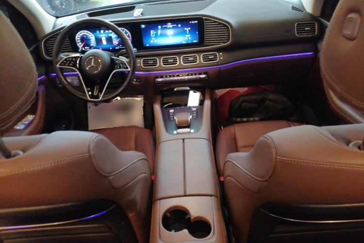 Used Mercedes-Benz GLE 2024 GLE 450 4MATIC Luxury Model Center Console