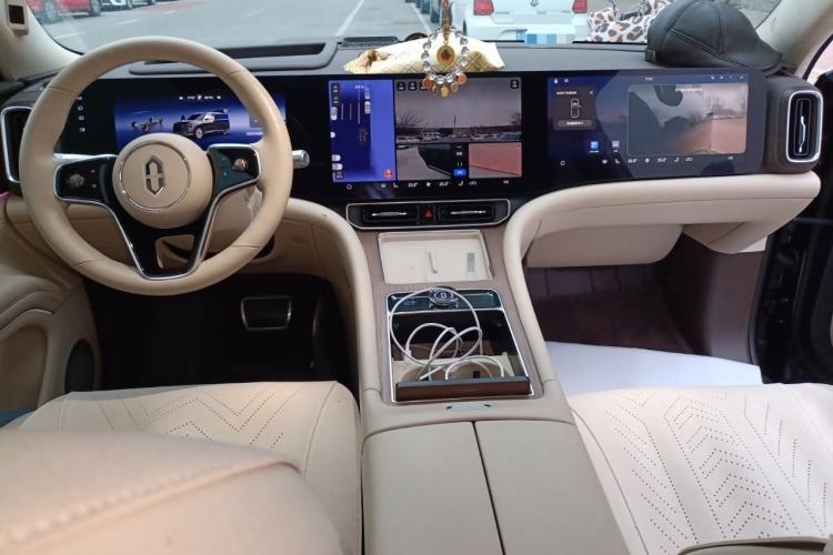 Used Hima AITO M9 2024 Range-Extended Ultra Version 42 kWh 6-Seater Model Center Console