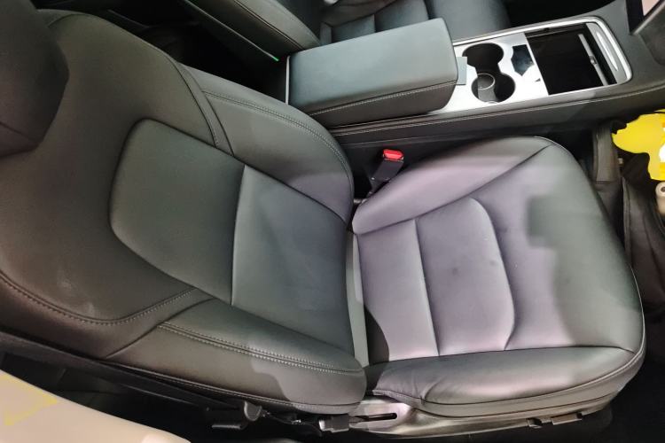 Used Tesla Model Y 2021 Long-Range All-Wheel-Drive Version
