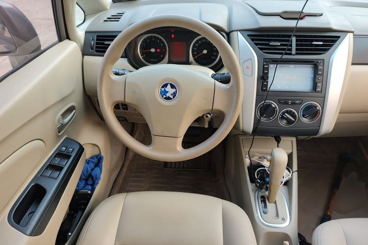 Used Venucia D50 2014 1.6L Automatic Splendid Edition
