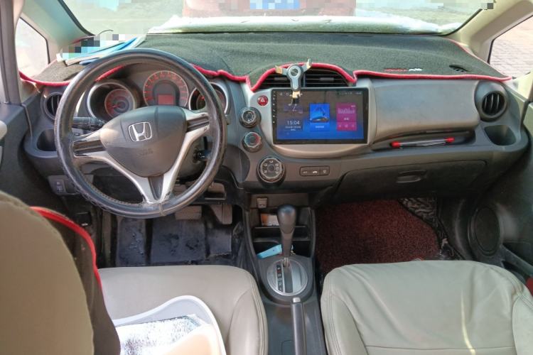 Used Honda Fit 2011 1.3L automatic comfort version
