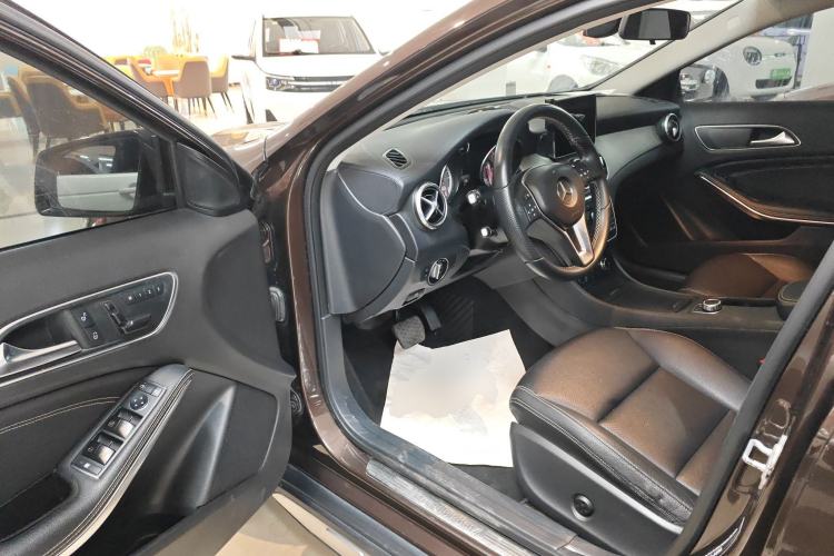 Used Mercedes-Benz GLA 2016 GLA 220 4MATIC Fashion Edition Driver Seat