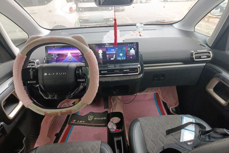 Used Baojun KiWi EV 2023 Smart Luxury Edition Lithium Iron Phosphate Center Console