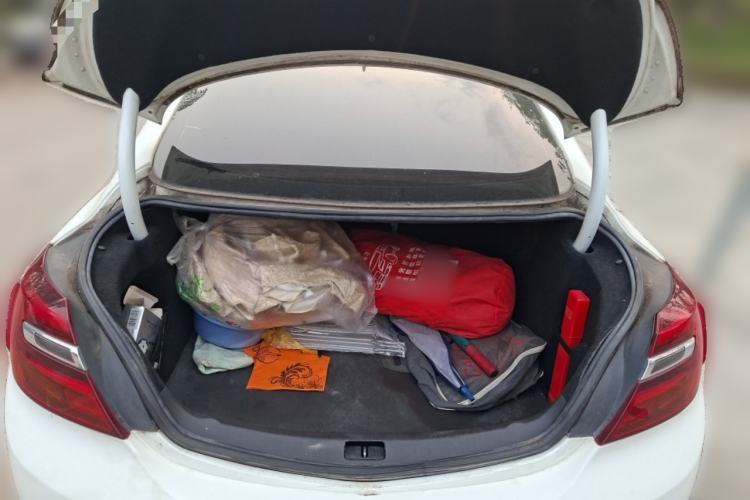 Used Buick Regal 2014 2.0L Elite Fashion Edition Trunk