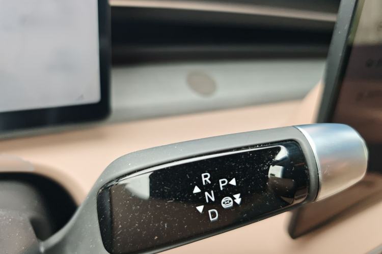 Used XPeng X9 2025 650 Long-Range Max Gear Lever