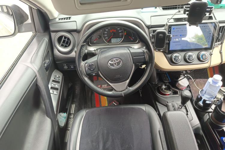 Used Toyota RAV4 2016 2.0L CVT Two-Wheel Drive Urban Edition China V Standard
