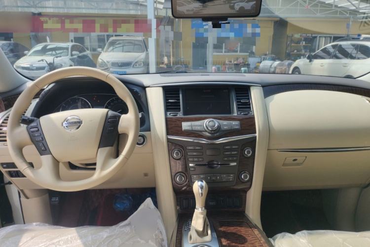 Used Nissan Patrol 2019 Y62 4.0L SE OPT with 18-inch Wheels – Middle East Center Console