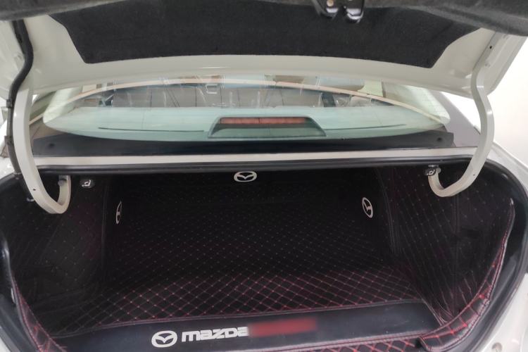 Used Mazda Mazda 3 Axela 2017 Sedan 1.5L Automatic Luxury Model Emission Standard China V
