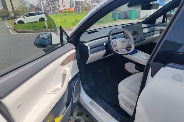 Used ONVO L60 2024 60 kWh Rear-Drive Version Interior 3