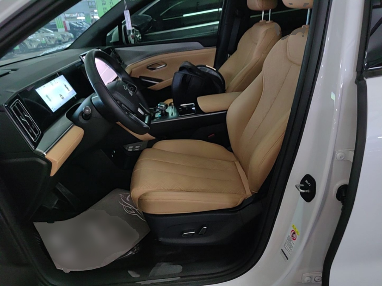 BYD Song L DM-i 2024 112 km Leading Edition — снимка 17