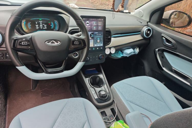 Used Chery Little Ant 2024 Youth Edition 251km True Love Edition 23.99 kWh Center Console