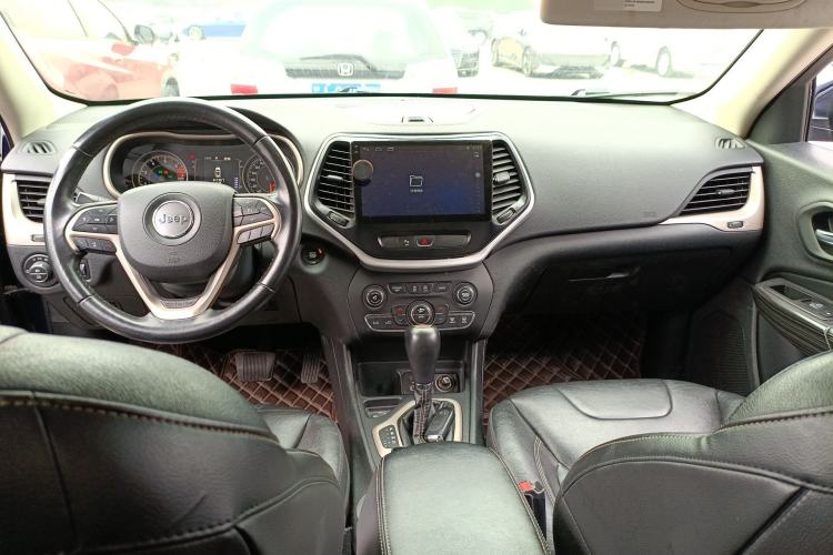 Used Jeep Cherokee 2017 2.4L Leading Edition
