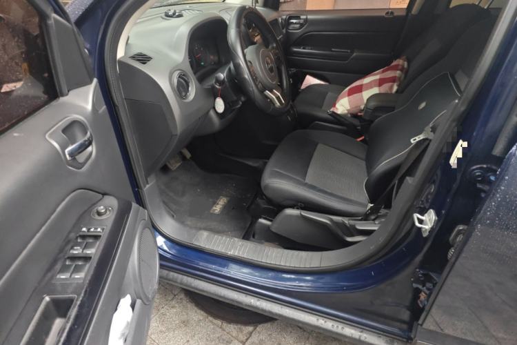 Used Jeep Compass 2013 2.4L four-wheel-drive sport version