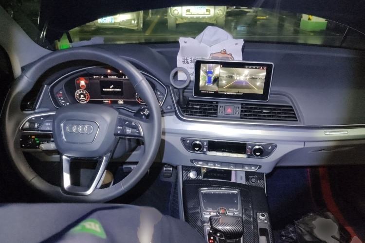 Used Audi Q5L 2018 40 TFSI Prestige Fashion Edition China V Center Console