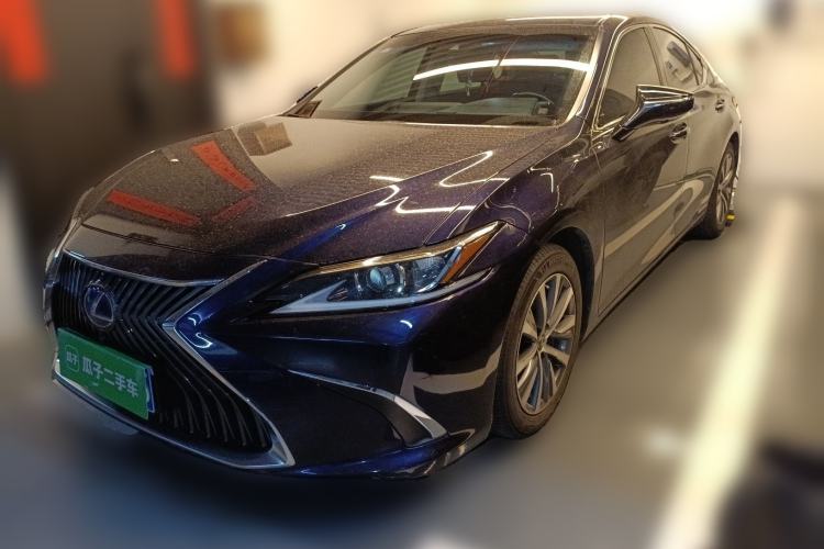 Used Lexus ES 2018 300h Premier Edition China VI Standard