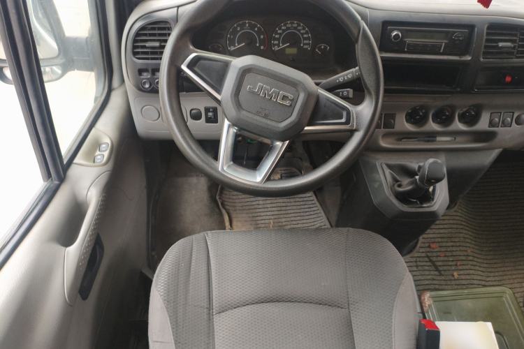 Used JMC Transit 2017 2.8T Commercial Version Long Wheelbase Mid-Roof 6/7/8-Seater JX493 Steering Wheel