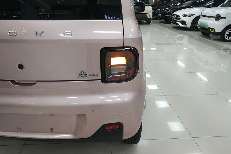 Used Geely Galaxy Panda 2023 Panda Mini 200km Endurance Bear Exterior 1