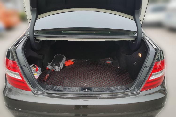 Used Mercedes-Benz C-Class 2010 C 180K Classic model