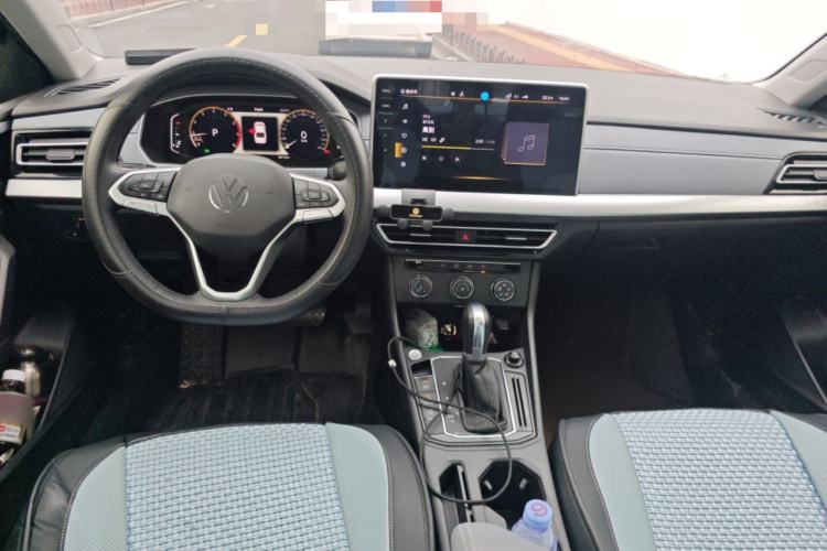 Used Volkswagen Lavida 2023 1.5L Automatic 5 Million Edition Center Console