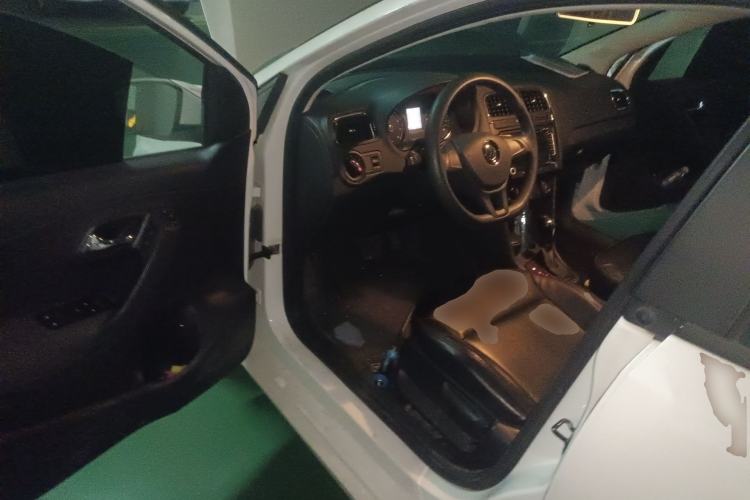 Used Volkswagen Polo 2014 1.6L Automatic Comfort Edition
