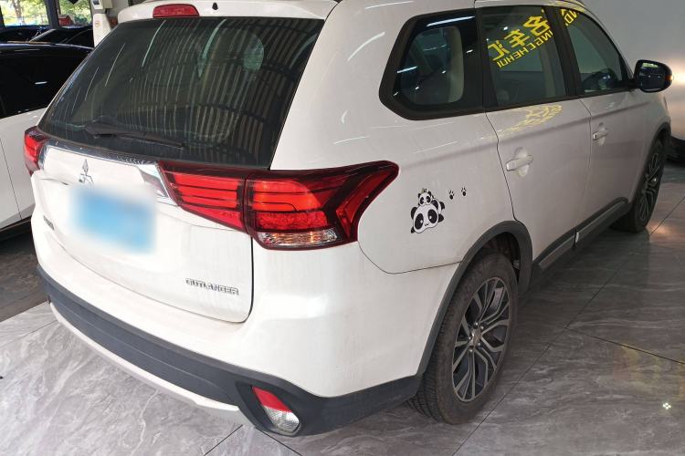 Used Mitsubishi Outlander 2017 2.0L Two-Wheel Drive Glory Edition 5 Seats