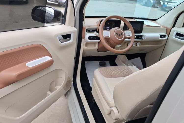 Used Wuling Hongguang MINIEV 2024 3rd Generation 215km Advanced Version
