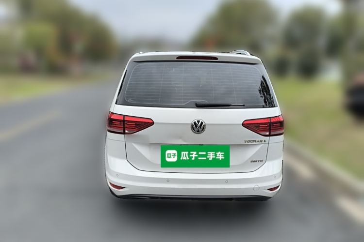 Used Volkswagen Touran 2018 Volkswagen Touran L 280TSI DSG Comfort Edition 7 Seats China VI Standard
